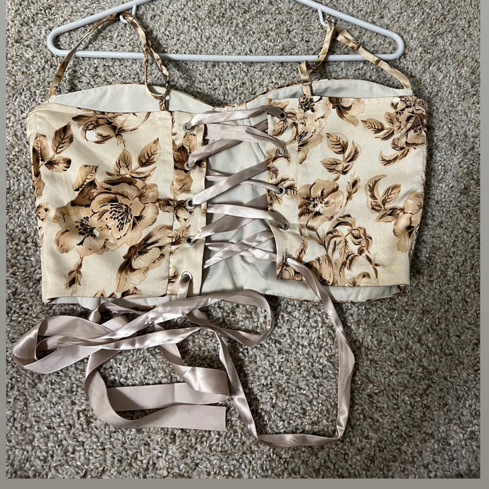 Crop top - Picture 2 of 4